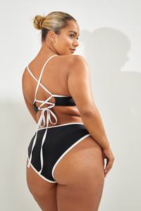 Contrast Trim Hipster/Low-Rise Full-Coverage Bikini Bottoms
